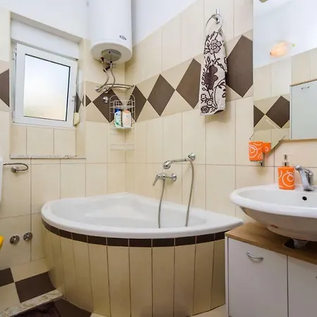 Andrea Apartman *