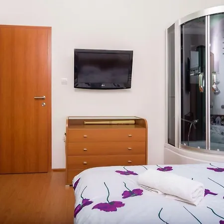 Andrea Apartman *